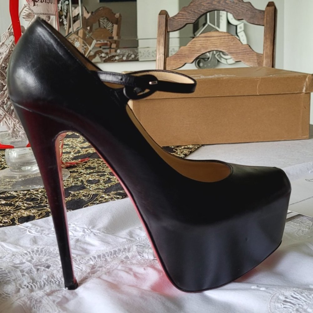 Christian Louboutin Lady Daf Leather 39.5